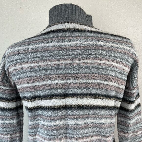 American Eagle Outfitters Mock Neck Sweater Size S EUC - Picture 6 of 8
